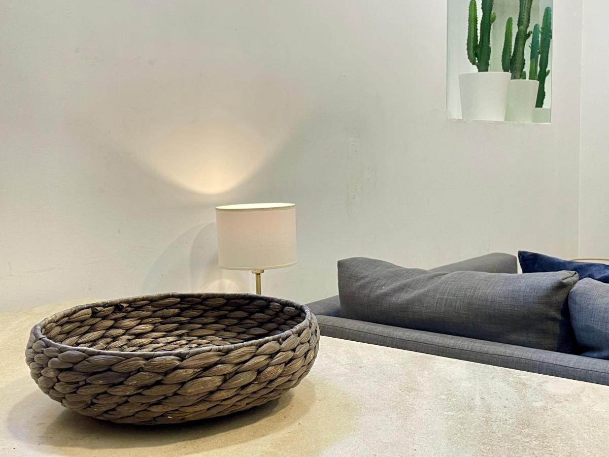 Claude Homes Lisbon Marques *