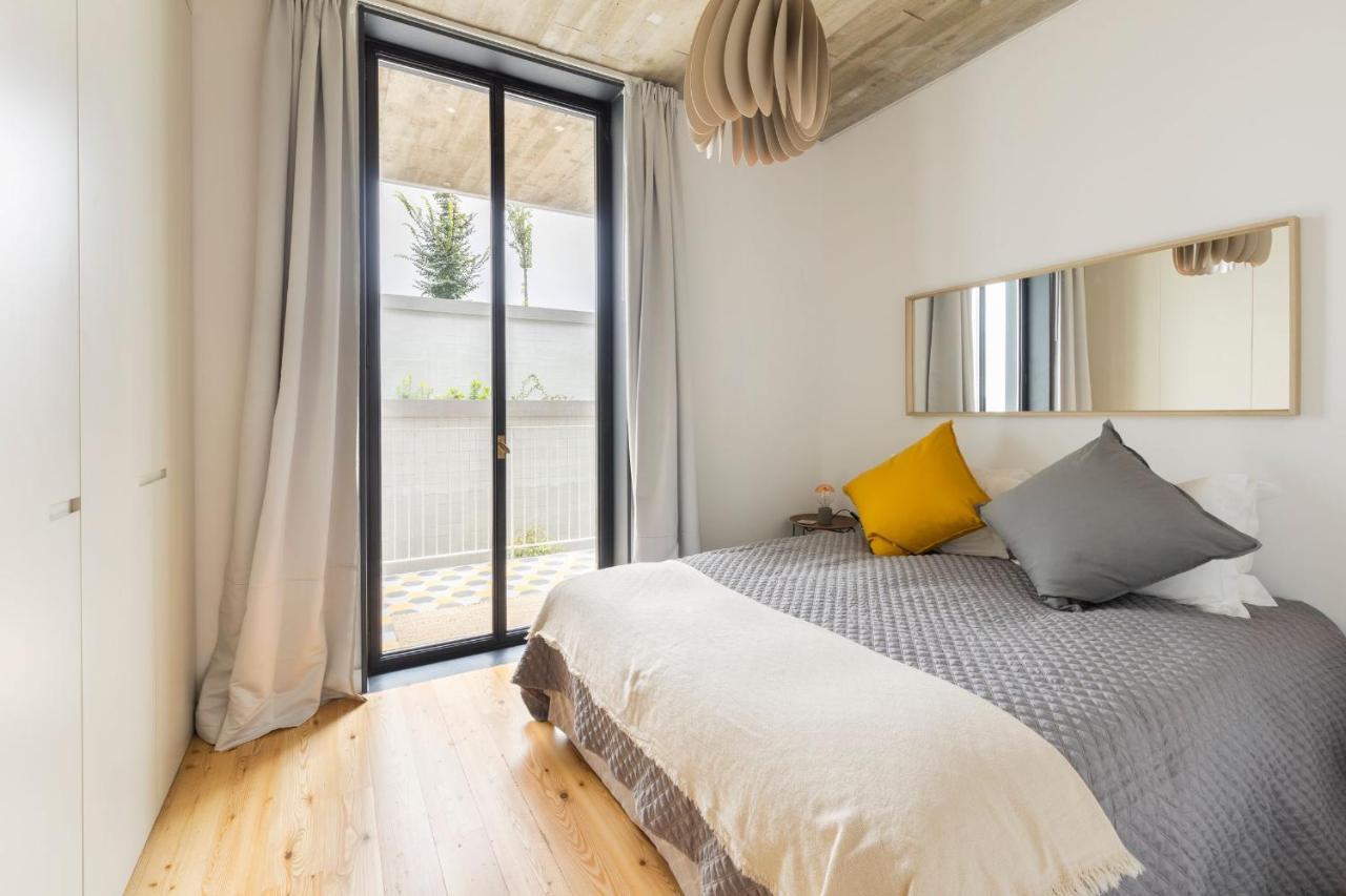 Apartment Majestic W/ Patio By Lovelystay