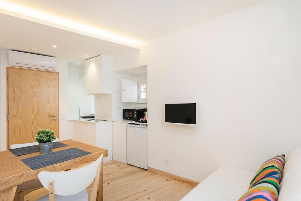 Apartment 0e Brand New Right In The Heart Of Alfama Lisbon