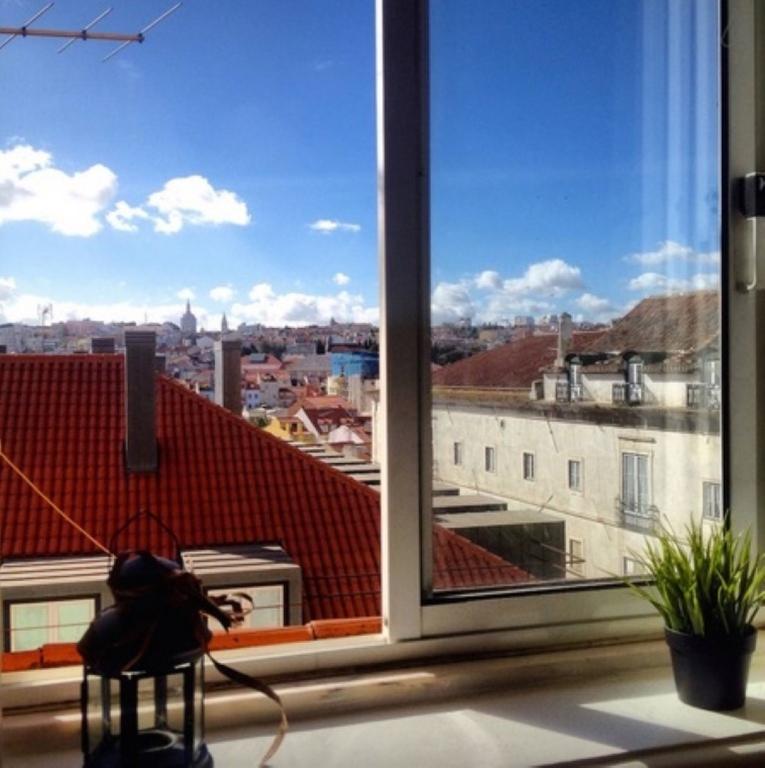 Locals & Hostal Lisboa