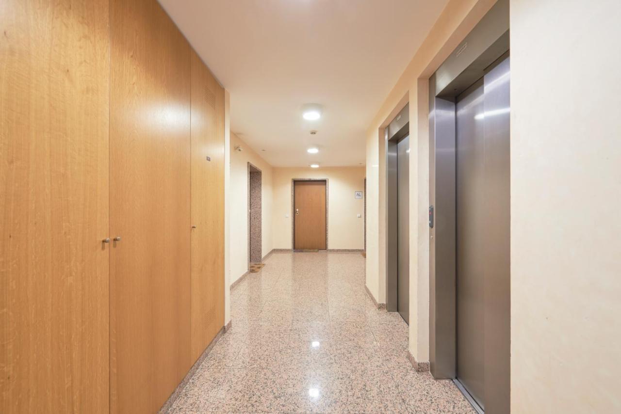 Apartamento With Private Terrace & Car Garage Lisboa