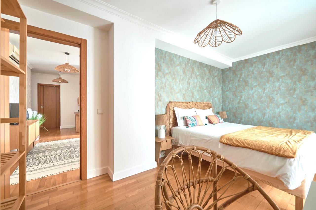 Apartamento With Private Terrace & Car Garage Lisboa