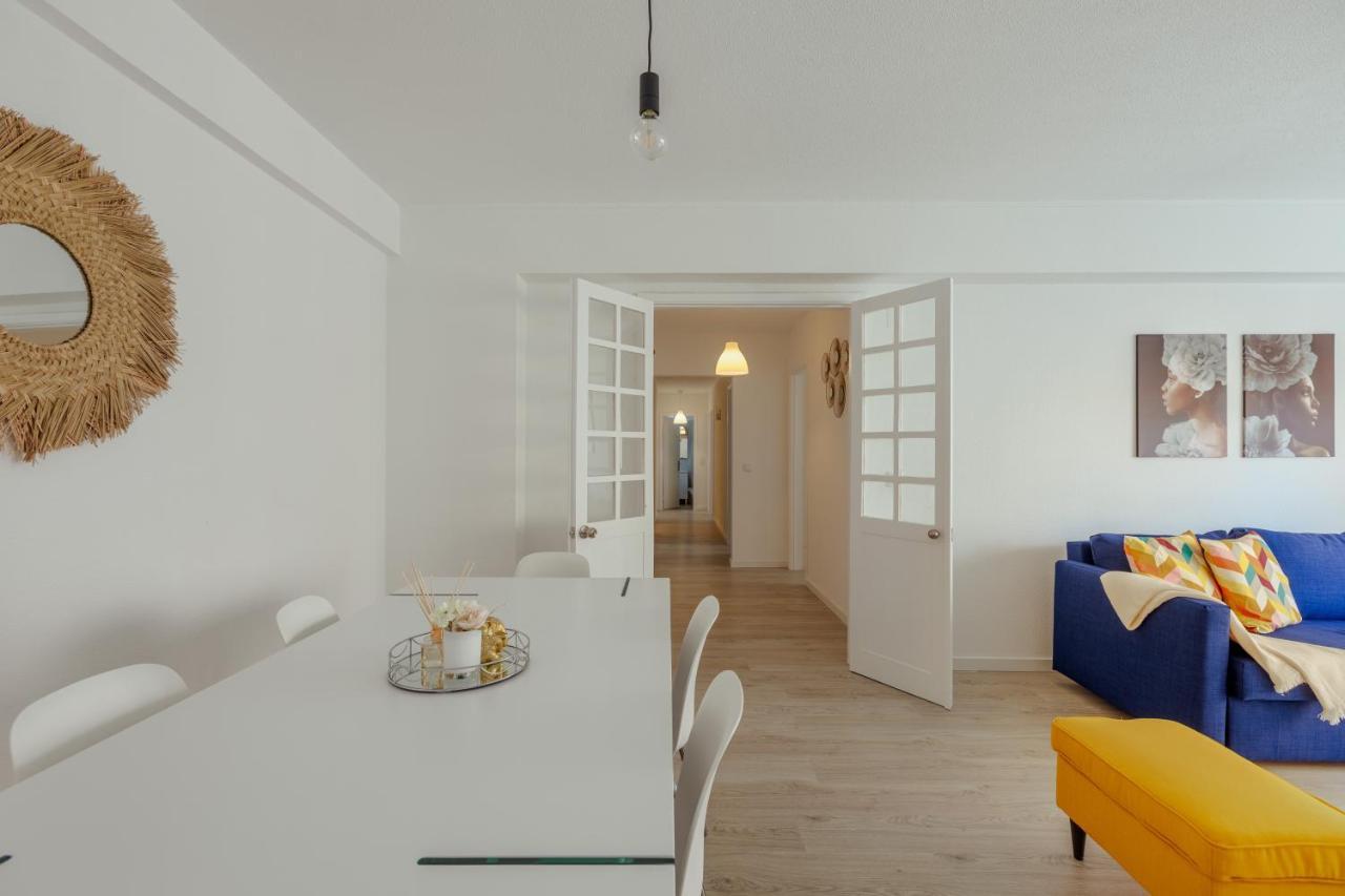 Elegant 3 Bedroom - Centre - Garage - Metro Apartamento *