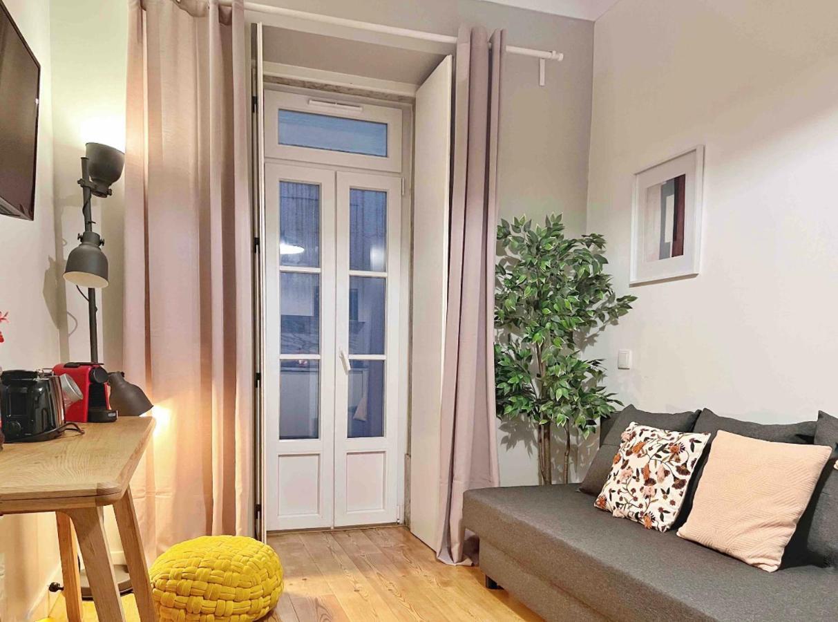Rosário 2 Lovely With Private Patio - By Homeful *