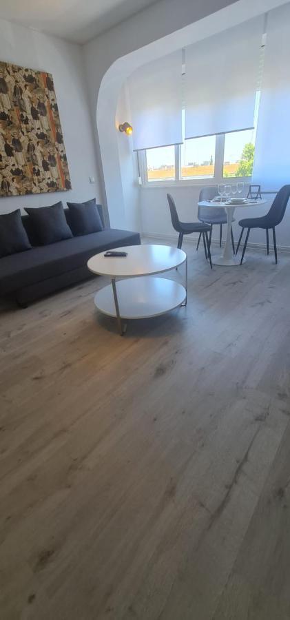 S.soares Olivais Apartamento *