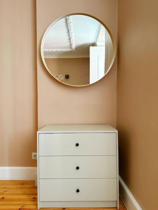 Historical Center, Large 2 Bedroom Apartment, Bright & Stylish Apartamento