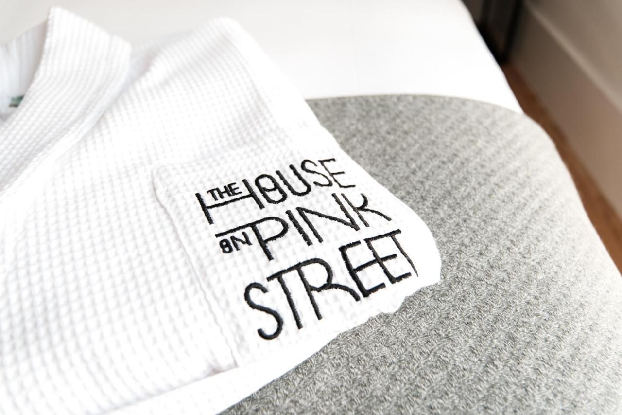 The House On The Pink Street In Apartahotel Lisboa