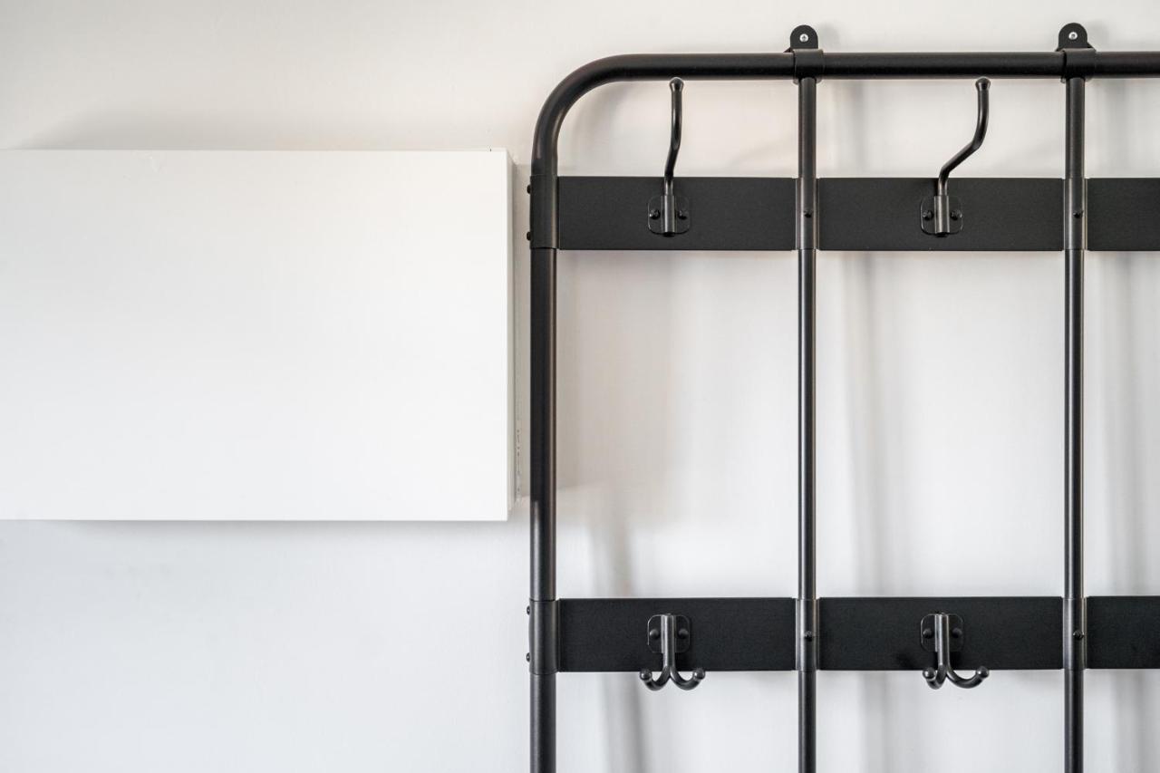 T1 Apt In Alcantara 15 Mins From Docas Lisboa
