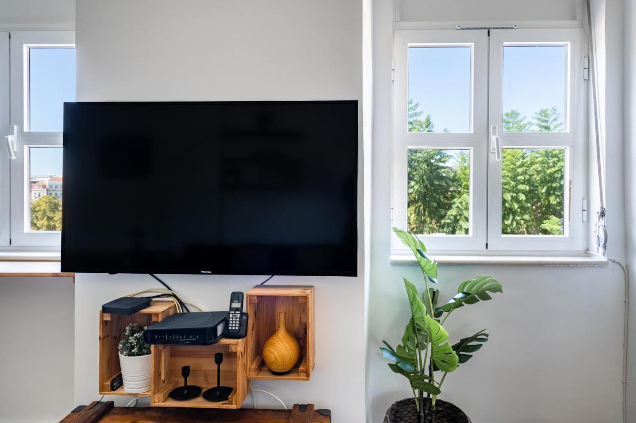 T1 Apt In Alcantara 15 Mins From Docas * Lisboa