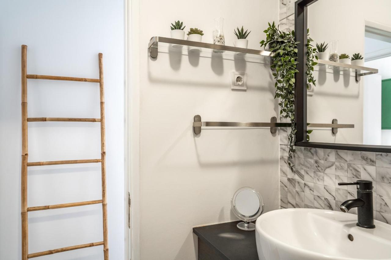 T1 Apt In Alcantara 15 Mins From Docas *