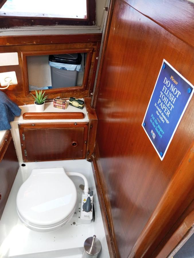 Cosy Boat Hotel en barco *