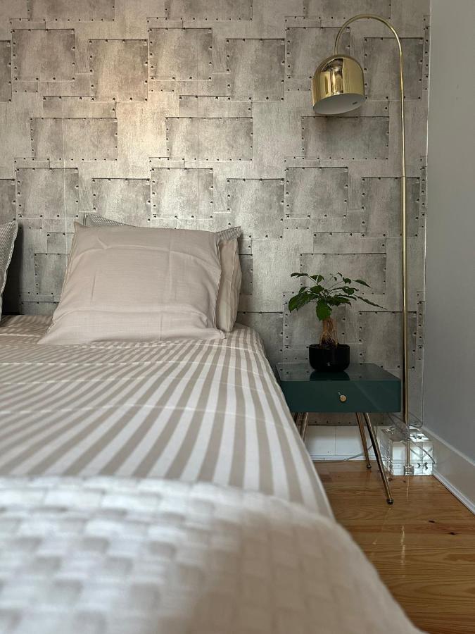 Com Banheiro Privativo No Centro De Habitación en casa particular Lisboa