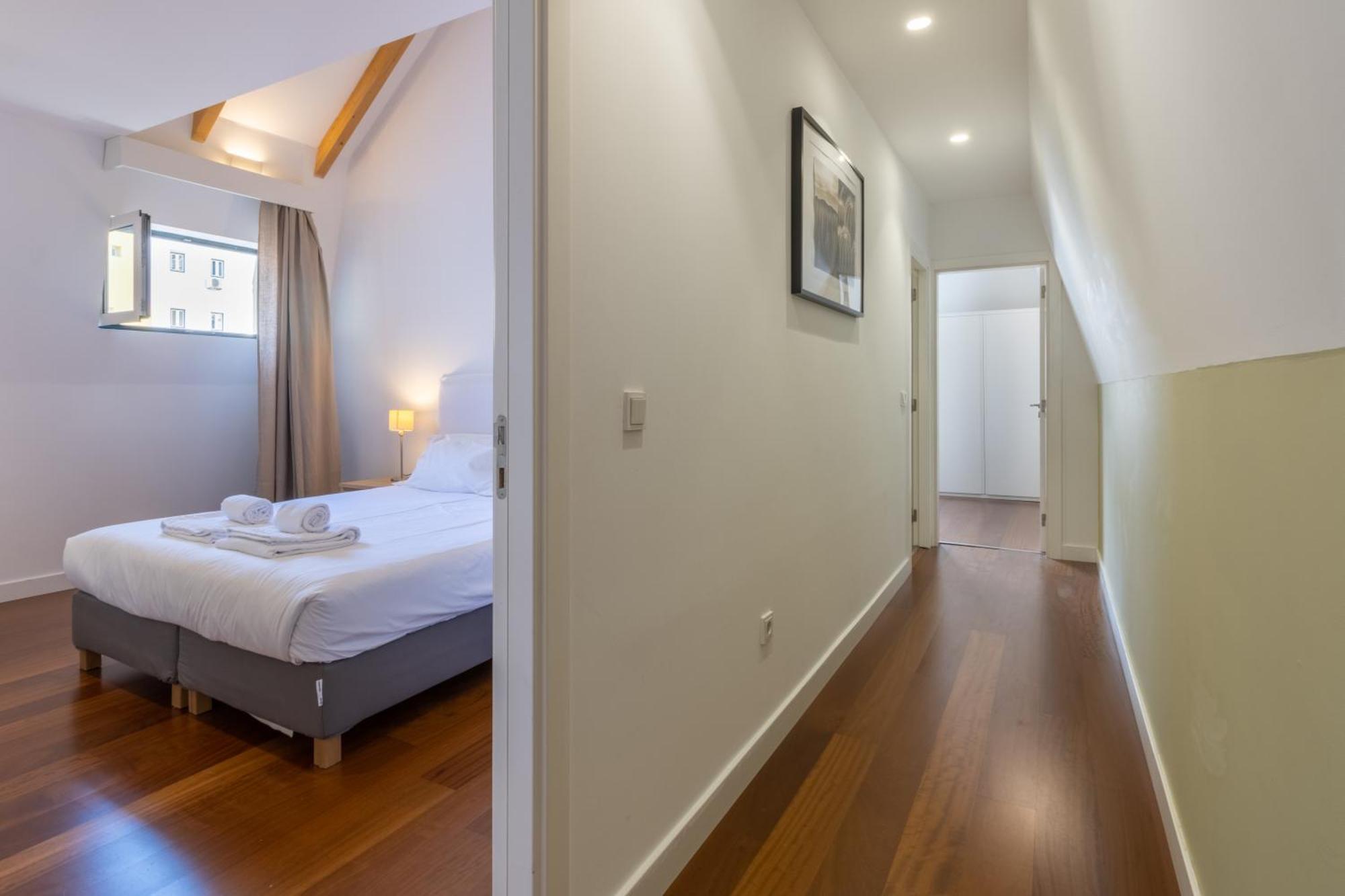 King Bed Suite, Loft With 3wc, Ac & Self-check-in. Apartamento Lisboa