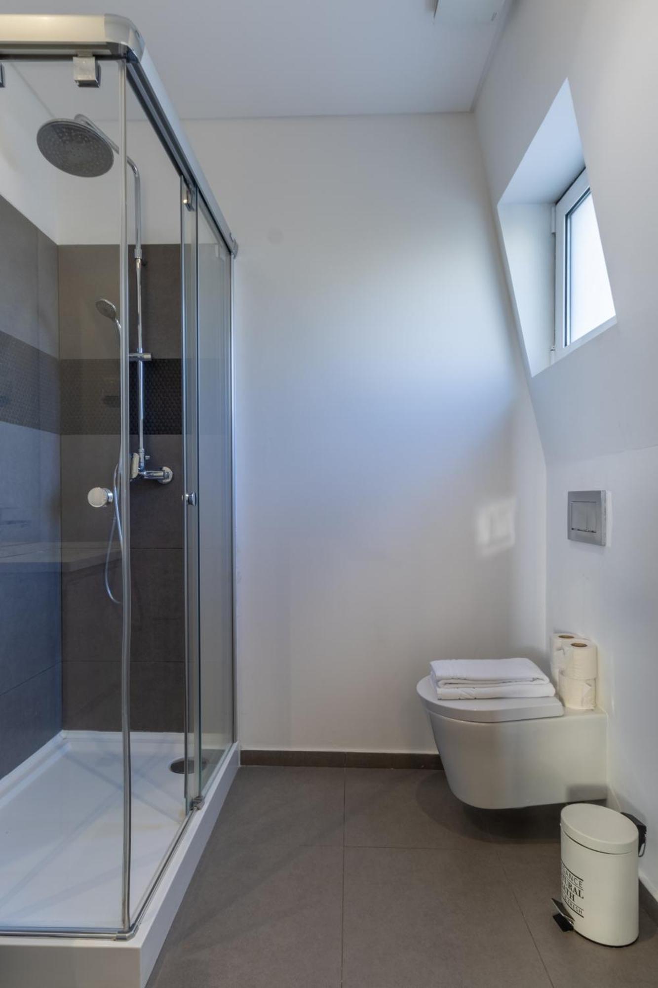 King Bed Suite, Loft With 3wc, Ac & Self-check-in. Apartamento *