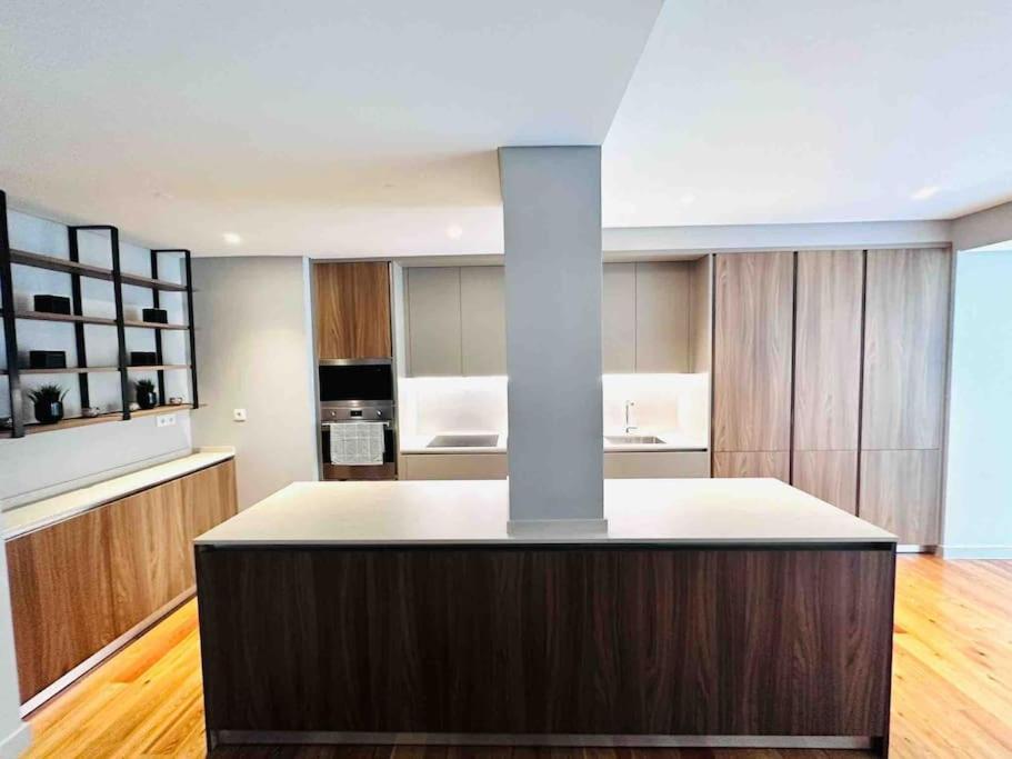 Marques De Pombal Flat A Great Locations Center * Lisboa