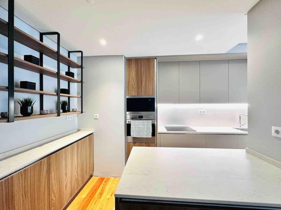 Marques De Pombal Flat A Great Locations Center *