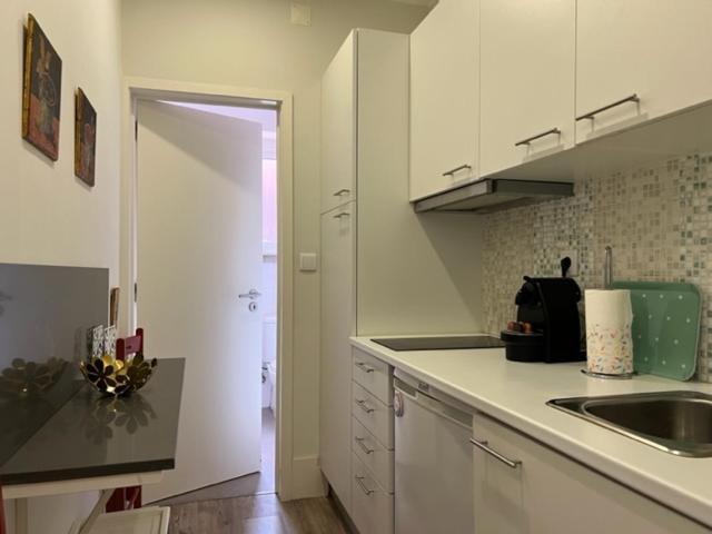 Fantastic 1 Bedroom At Roma Avenue - 1b * Lisboa