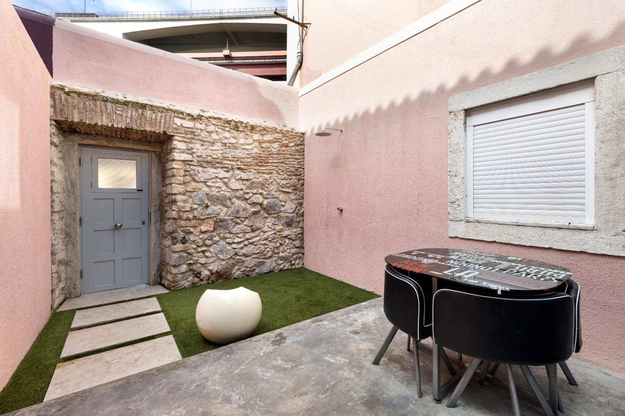 Lxfactory Terrace Loft * Lisboa