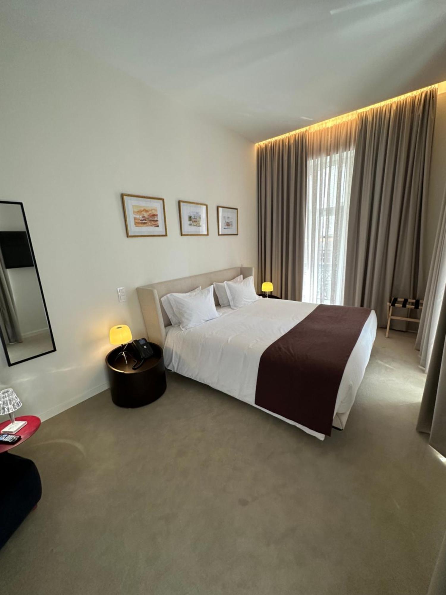 Golden Hotel