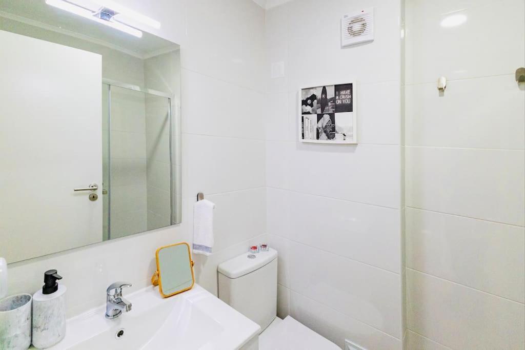 Modern 3 Bedroom Flat In