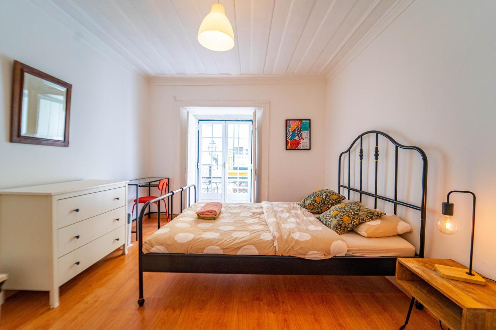 Bedrooms In Bairro Alto Habitación en casa particular