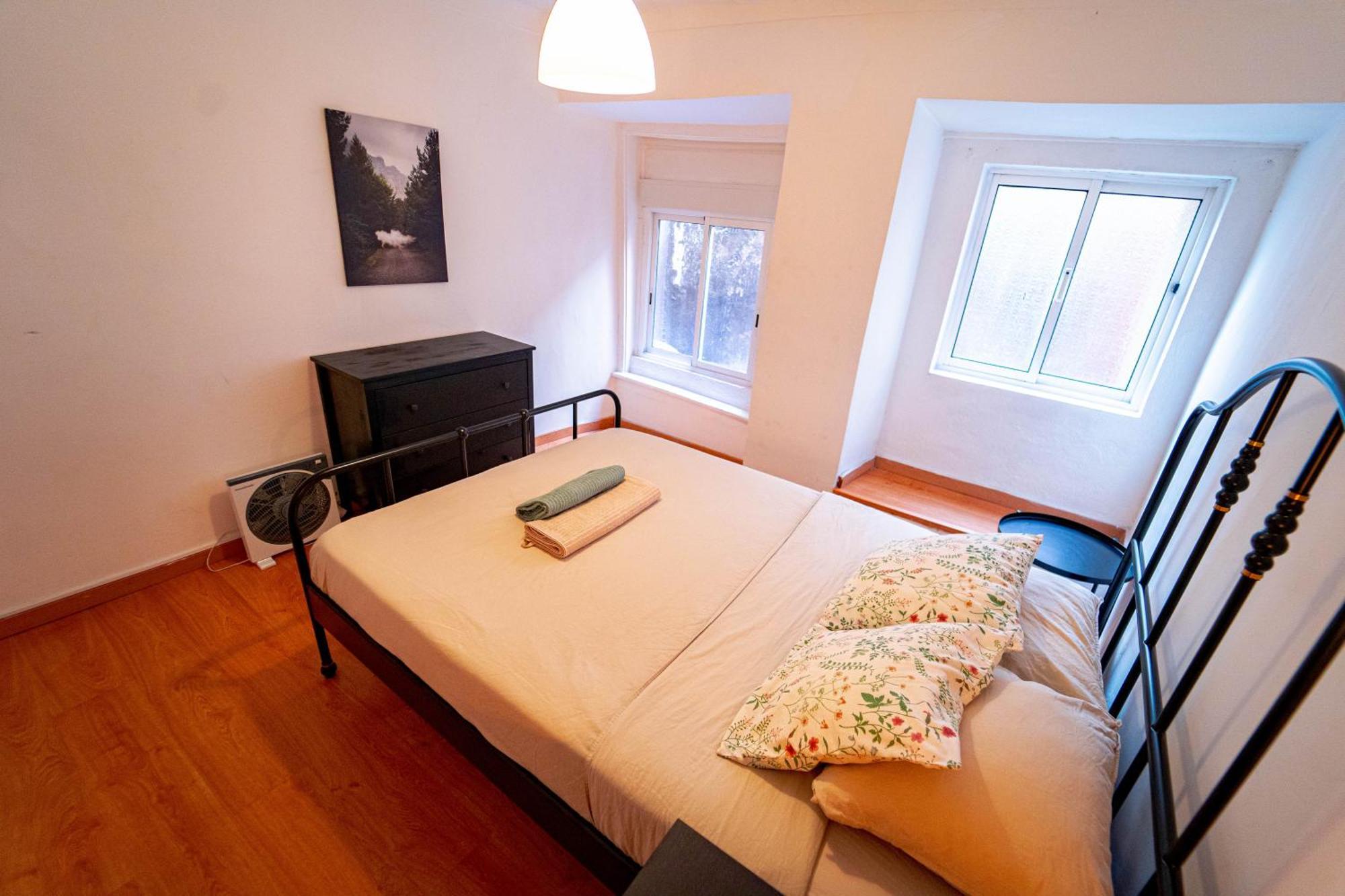 Bedrooms In Bairro Alto Habitación en casa particular *