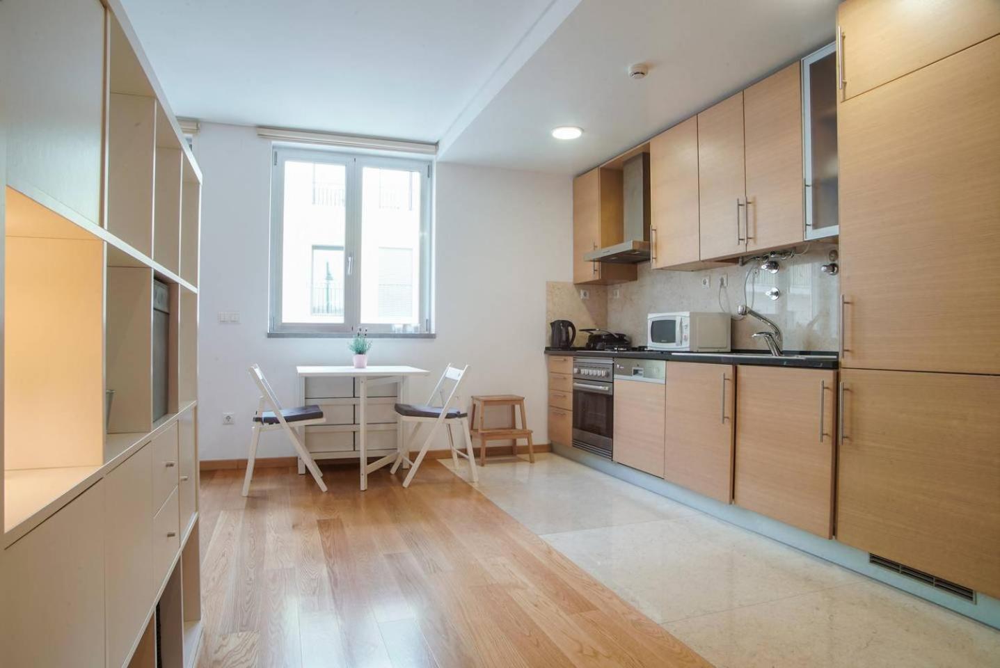 Spacious And Modern In Belem!