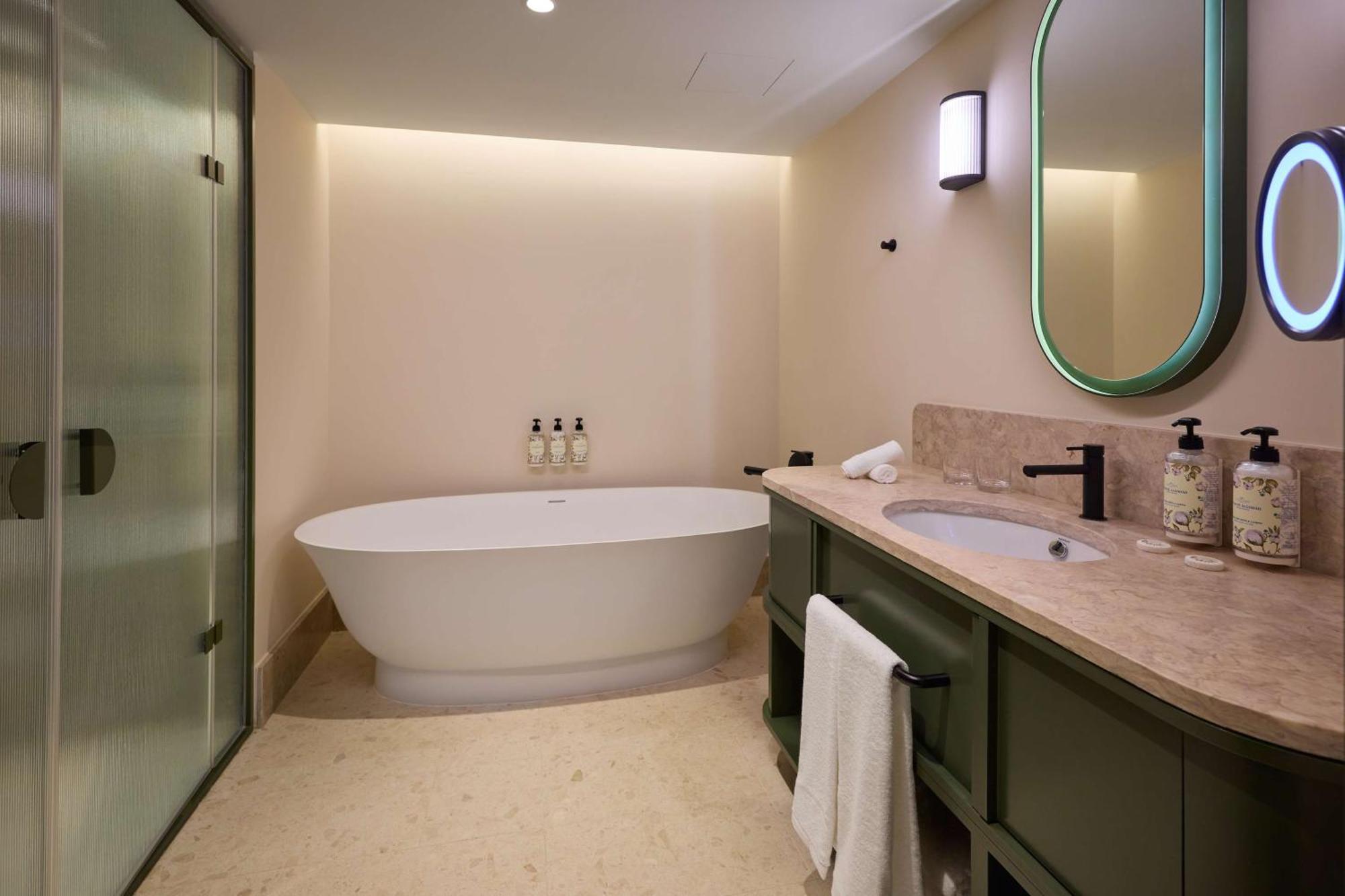 Hotel Duo Lisbon, Curio Collection By Hilton