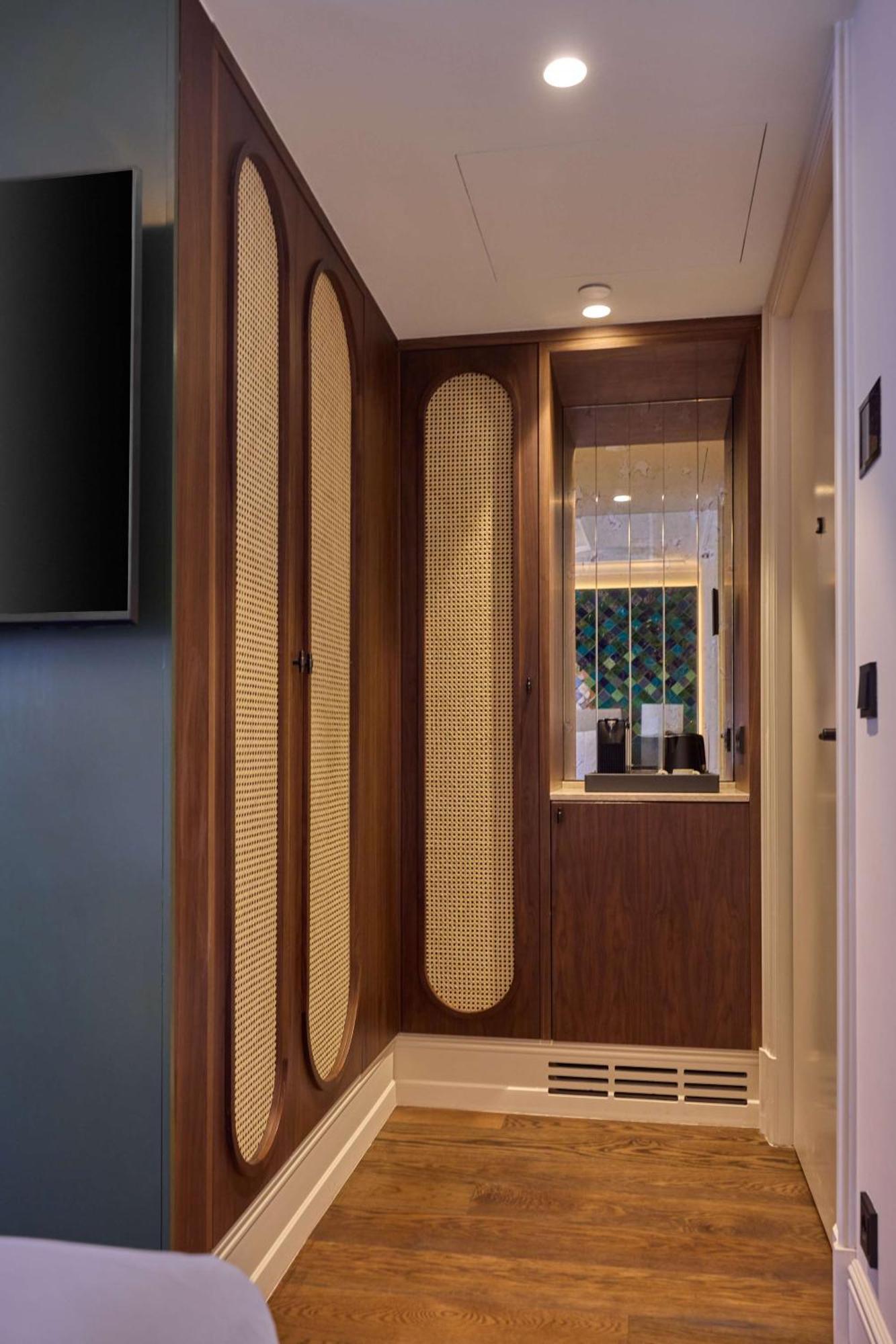 Duo Lisbon, Curio Collection By Hilton Lisbon