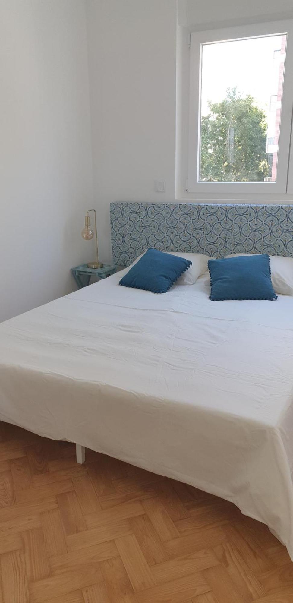 5min Walk To Subway & 10min Drive To Airport Apartamento