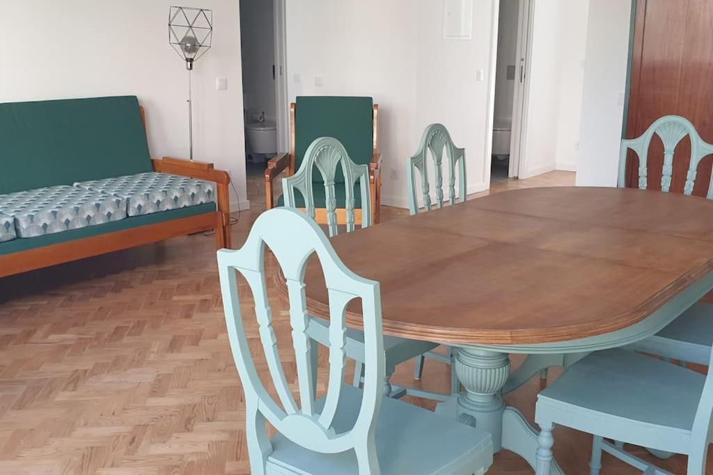5min Walk To Subway & 10min Drive To Airport * Lisboa