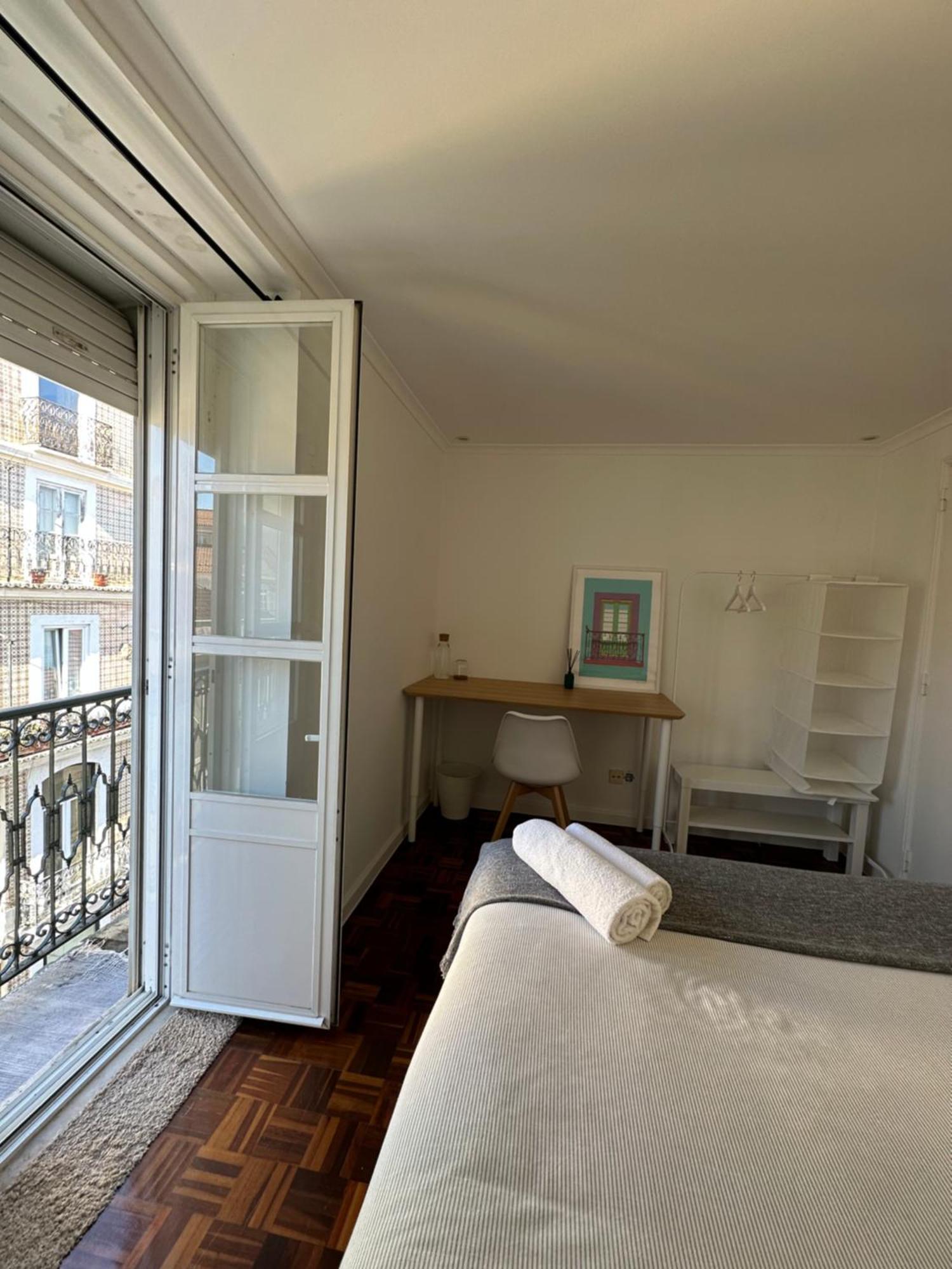 Quarto Com Wc Privativo Em Casa Partilhada