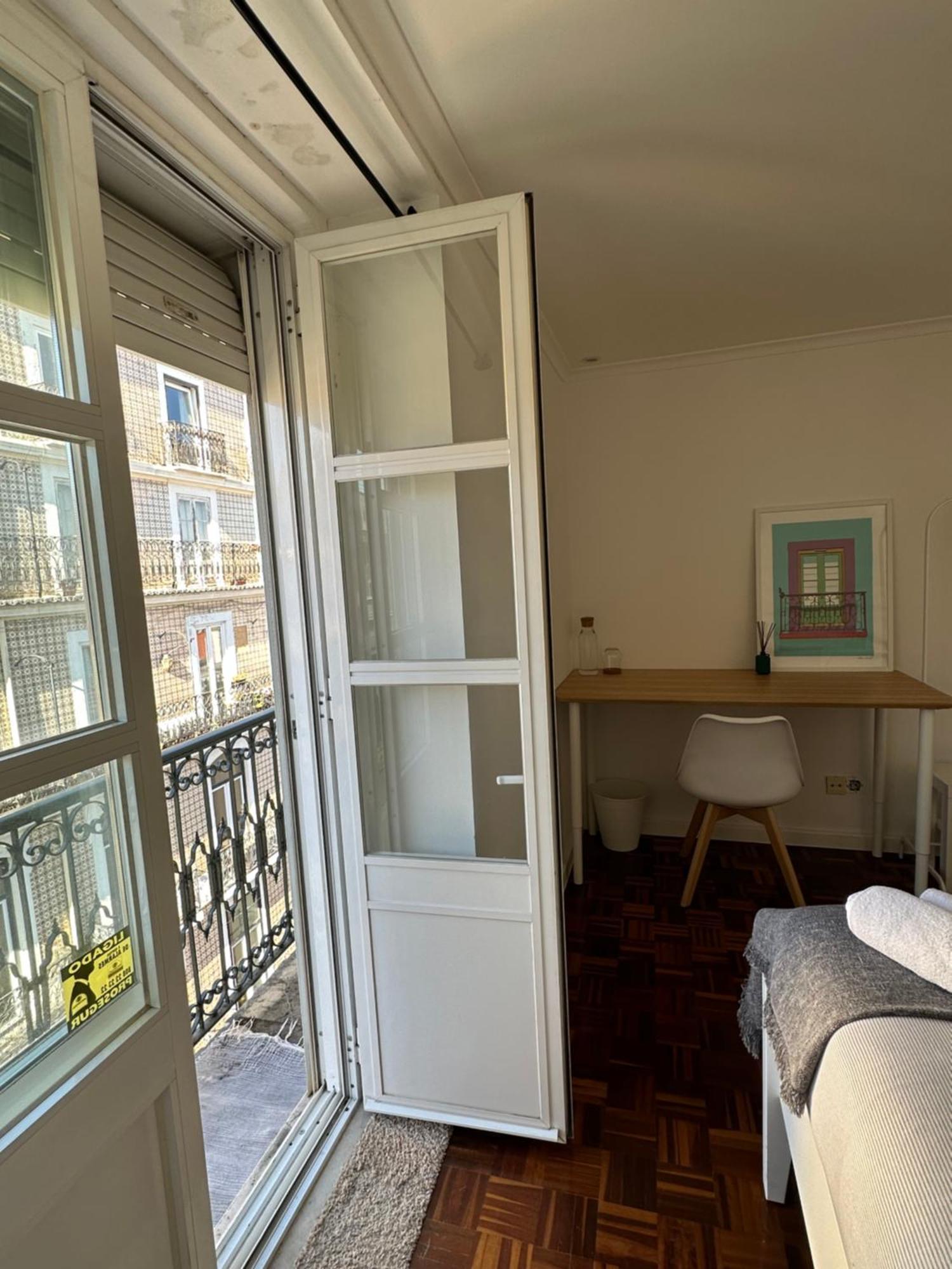 Habitación en casa particular Quarto Com Wc Privativo Em Casa Partilhada Lisboa