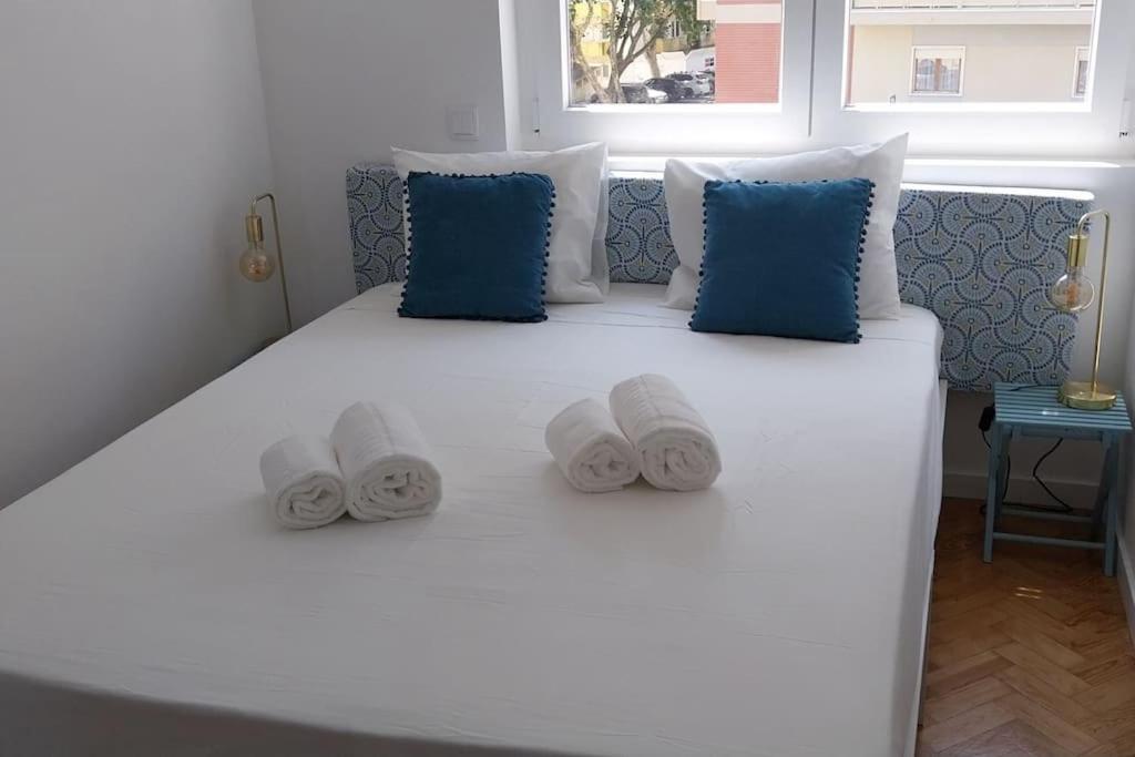 5min Walk To Subway & 10min Drive To Airport Apartamento