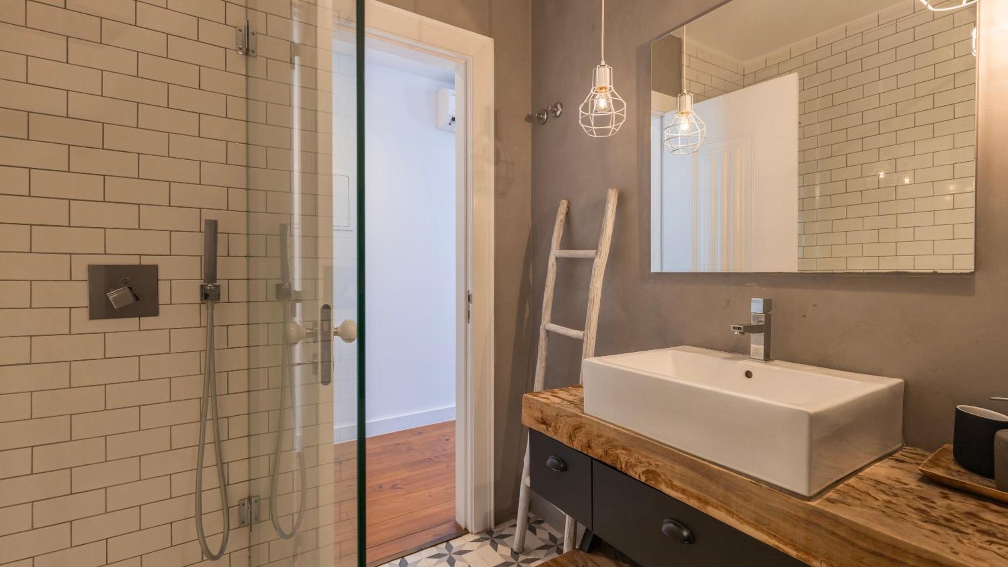 Charming 3bdr Duplex In Center By Lovelystay *