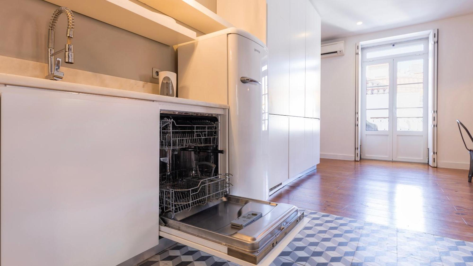 Charming 3bdr Duplex In Center By Lovelystay