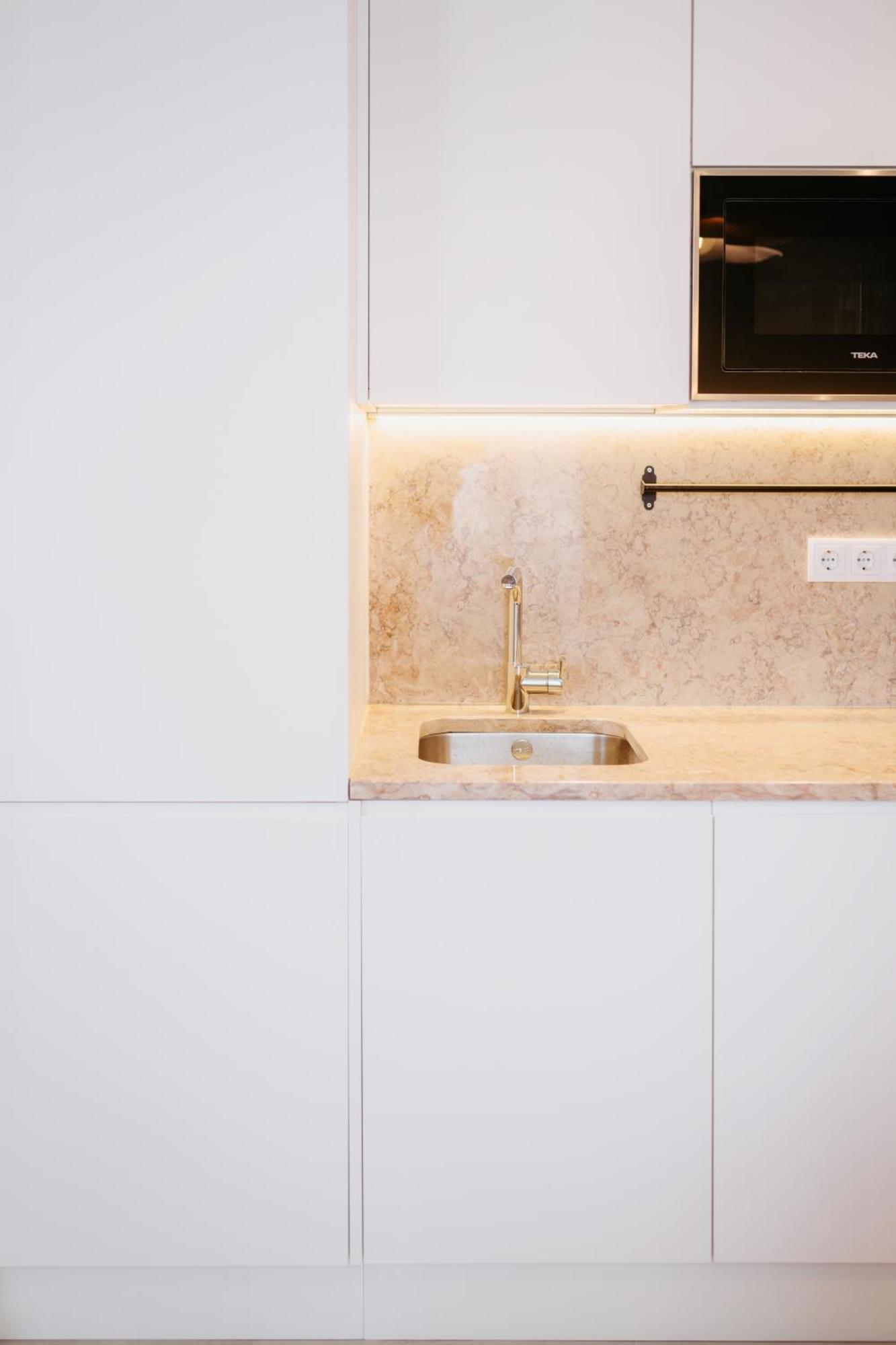 Orange House - Elegant Two-bedroom 1e Apartamento Lisboa