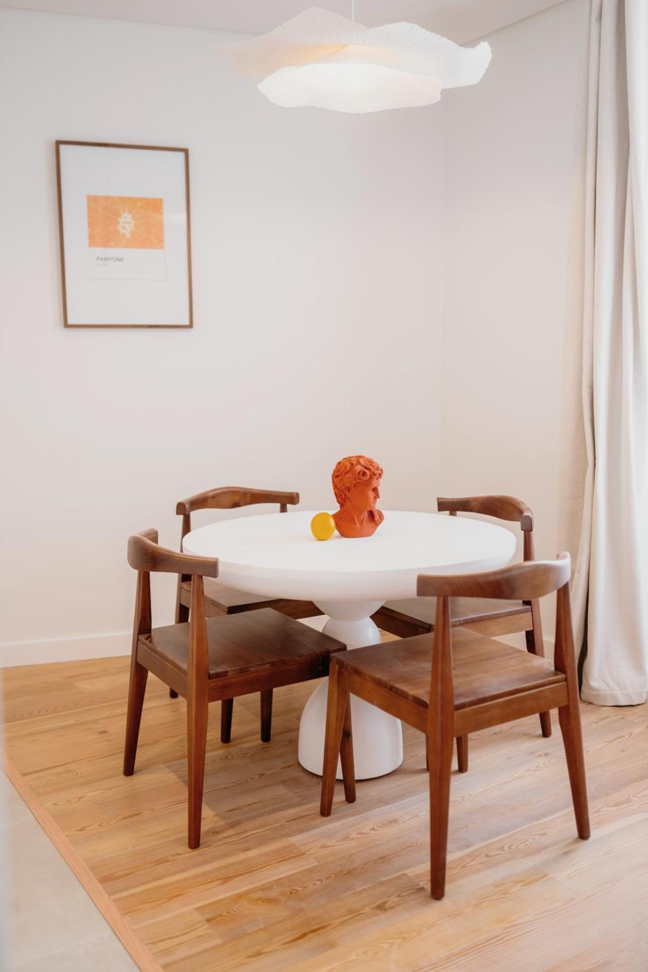 Orange House - Elegant Two-bedroom 1e *