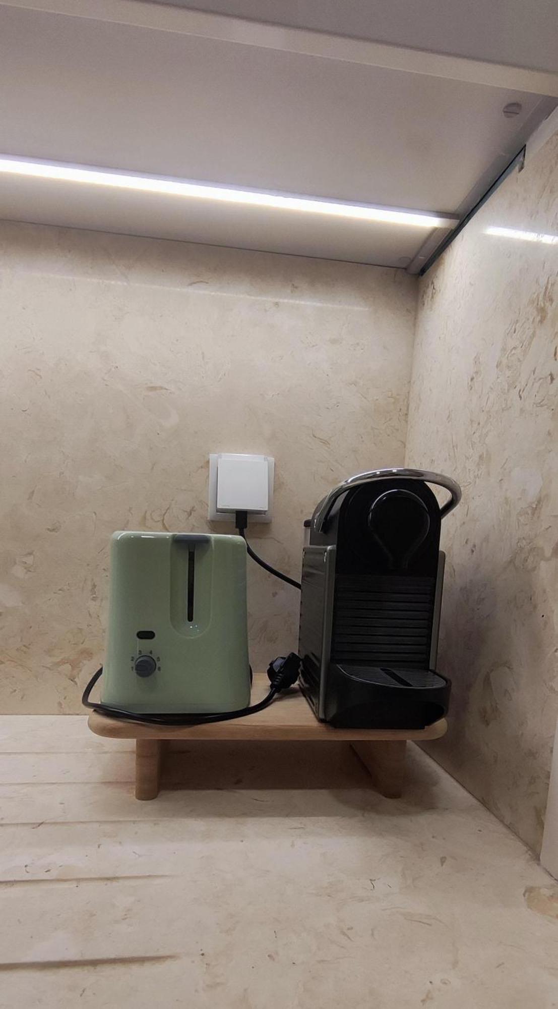 Quarto Com Wc Privativo Em Casa Partilhada *