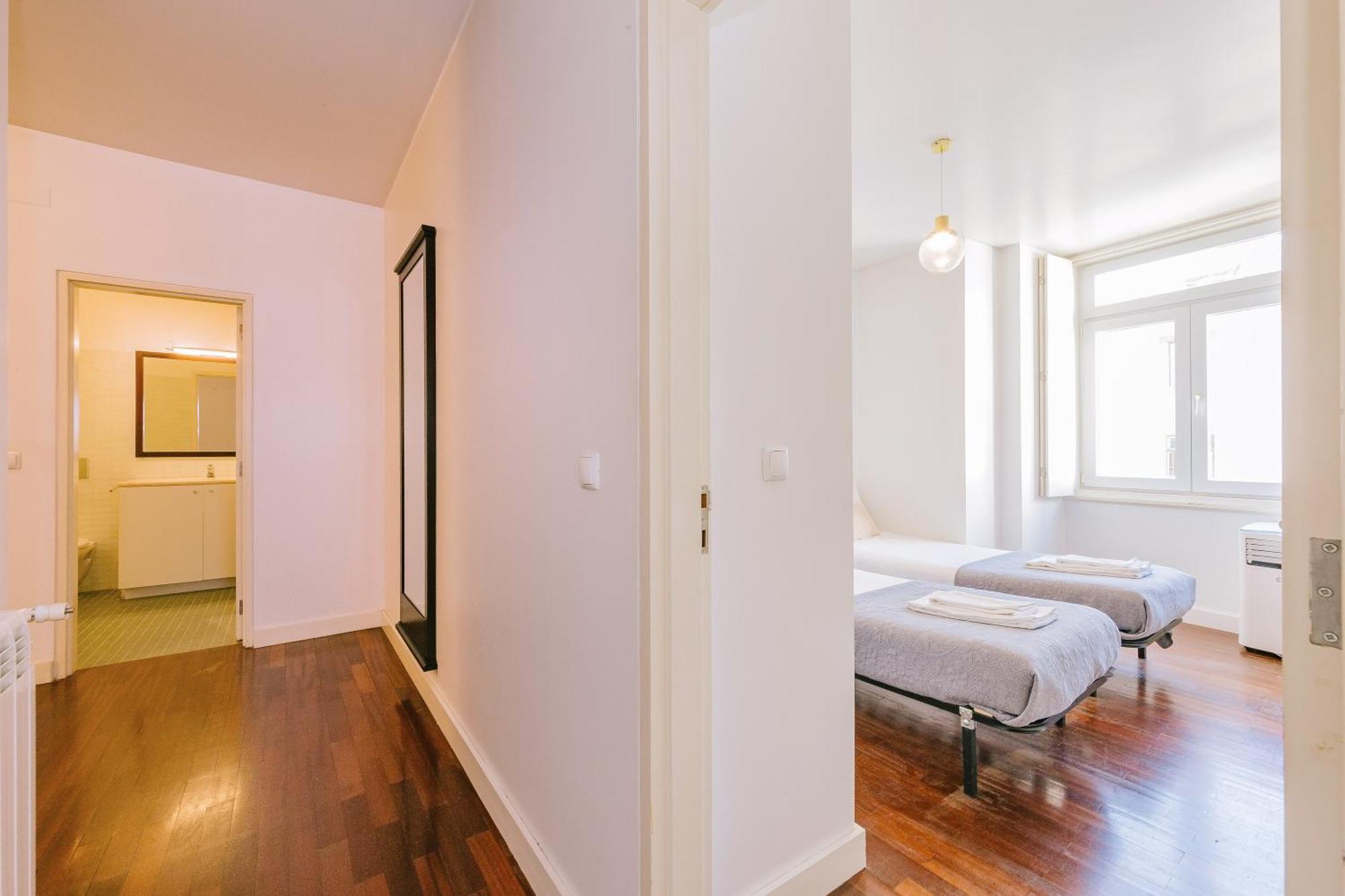 Chiado 2 Bedroom Elegant * Lisboa