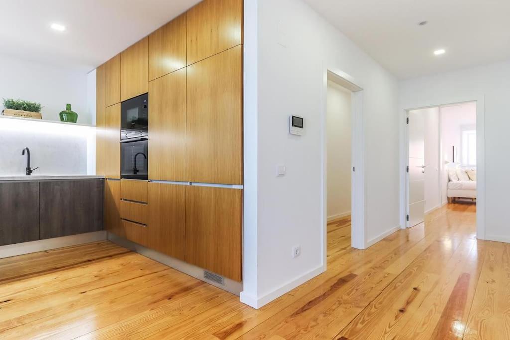Outstanding Santos Spacious 2 Bedroom W Ac * Lisboa