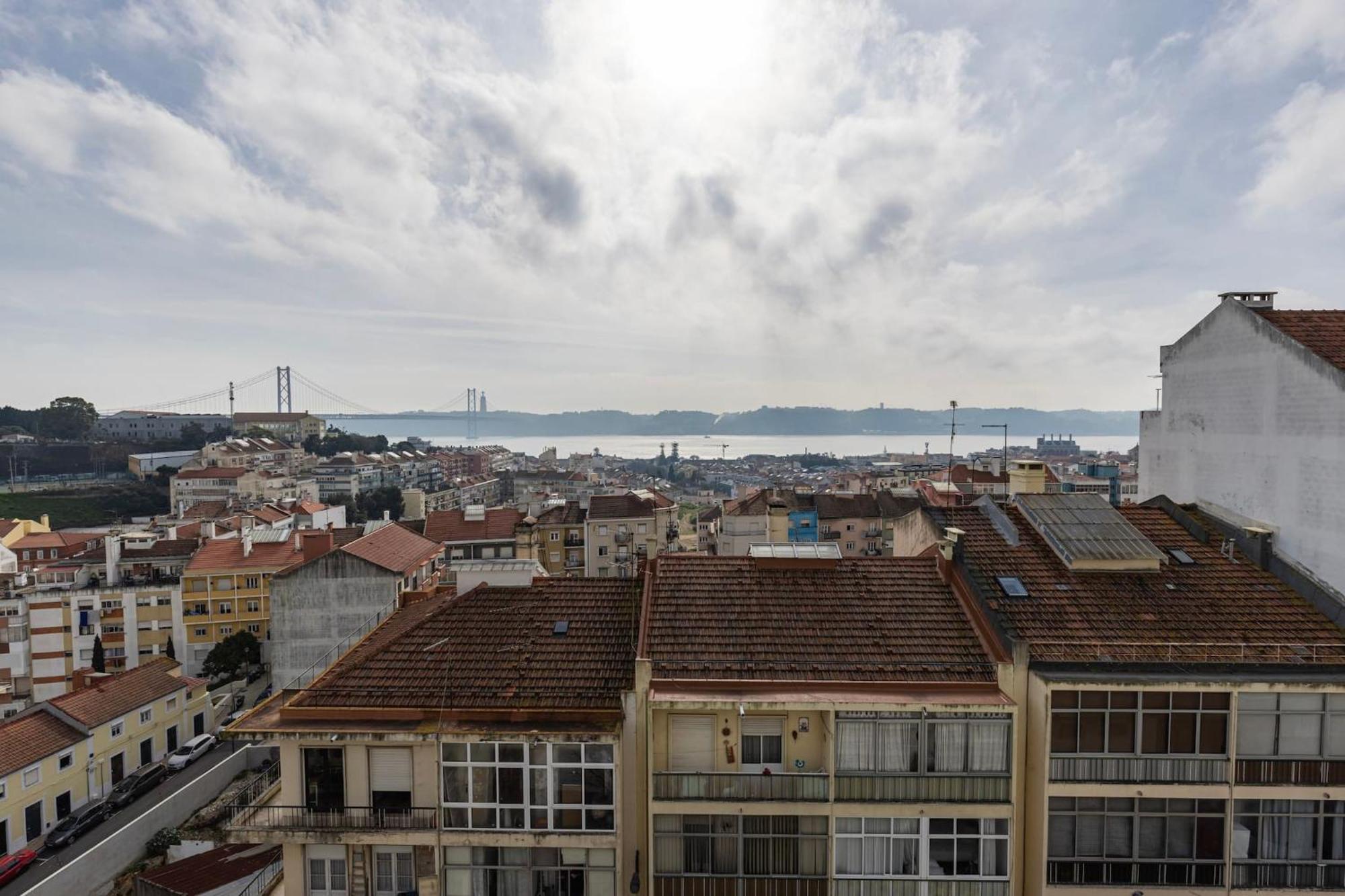 Tagus Views Ii *