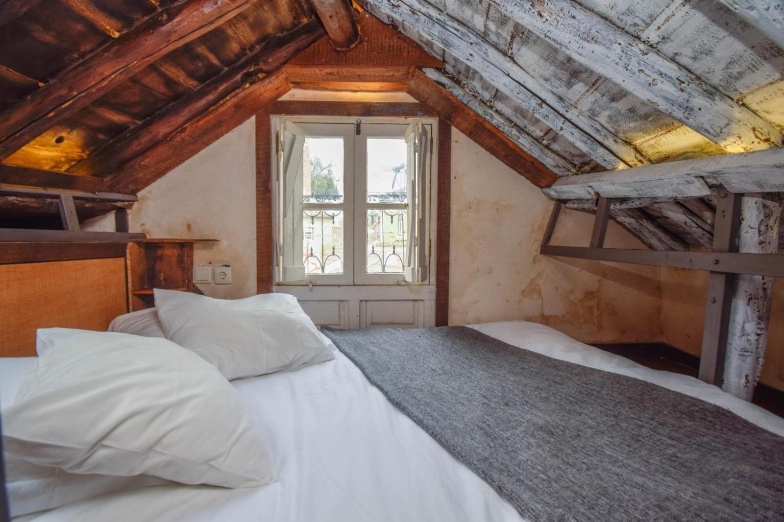 Apartment Alfama Charming And Rustic Lisbon