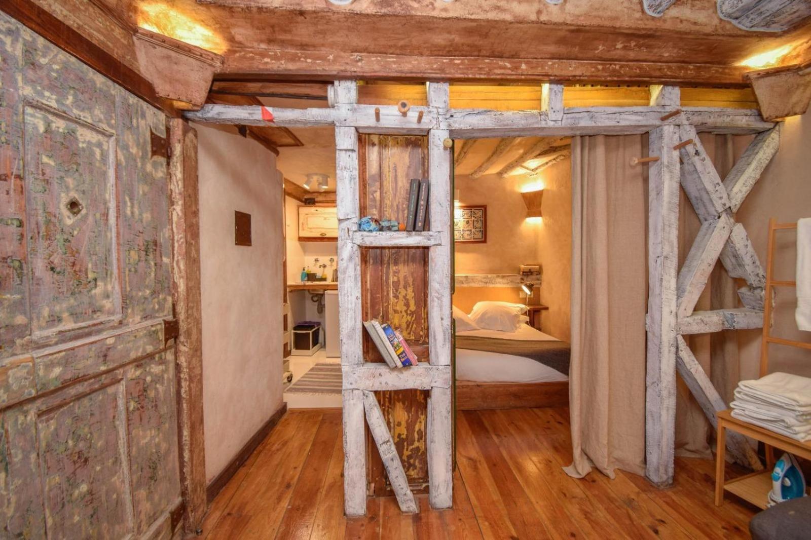 Alfama Charming And Rustic Apartment