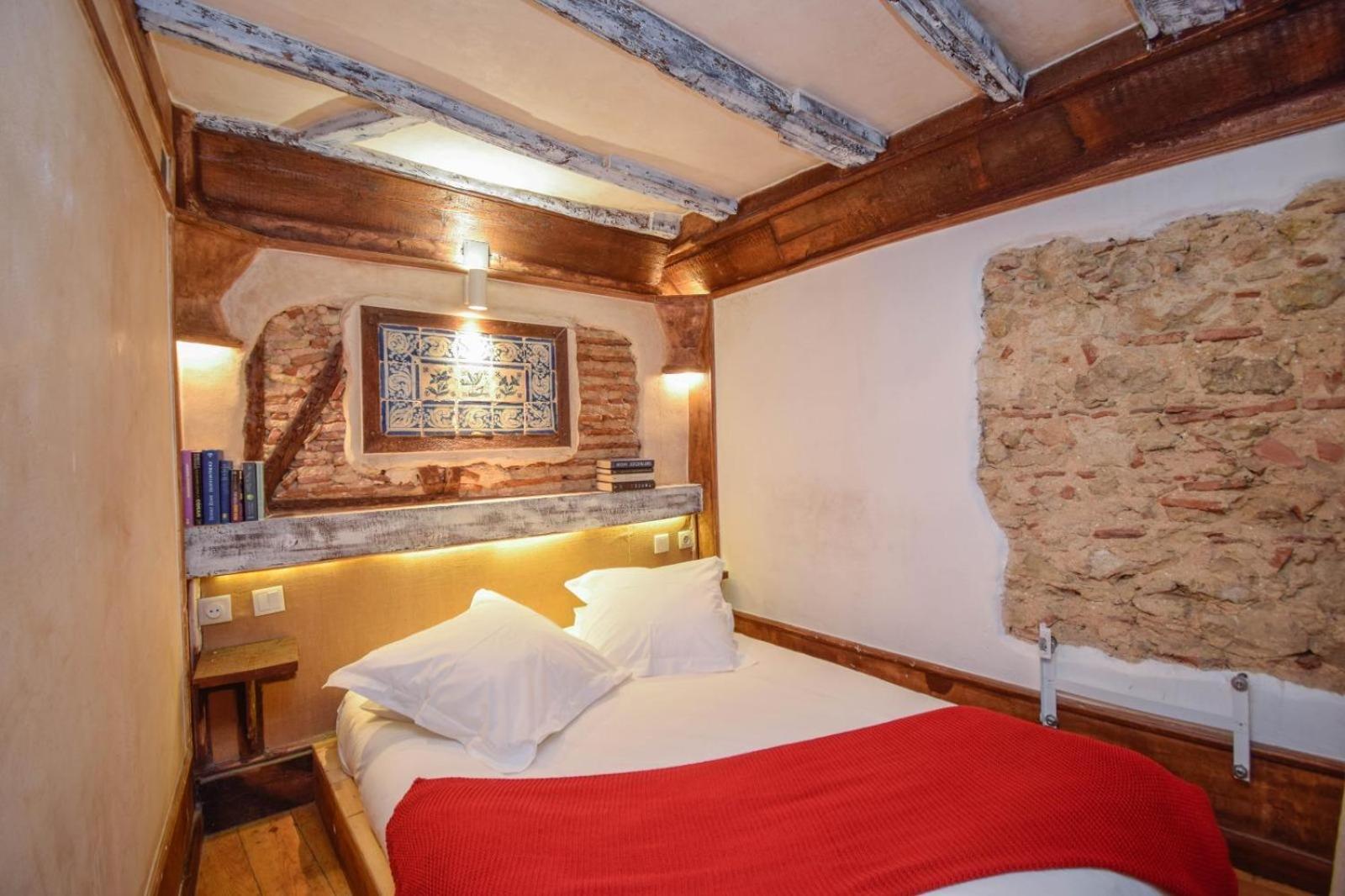 Alfama Charming And Rustic Apartment Lisbon