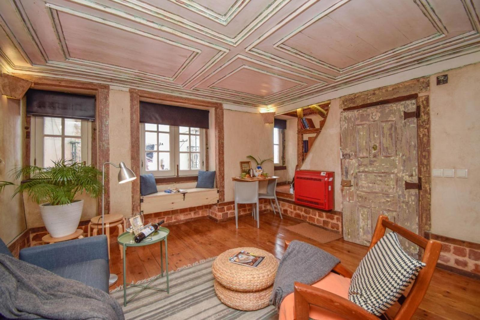 Alfama Charming And Rustic Apartment Lisbon