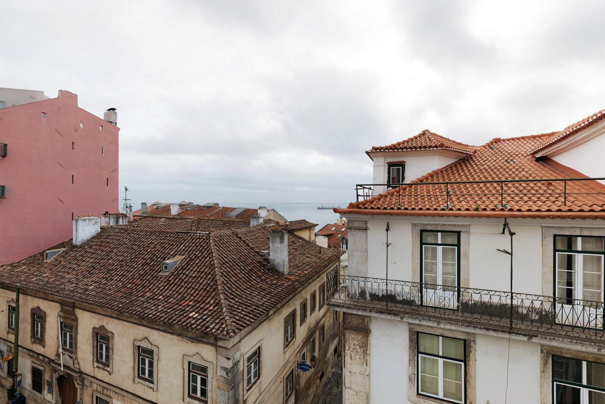 Com Vista Rio * Lisboa