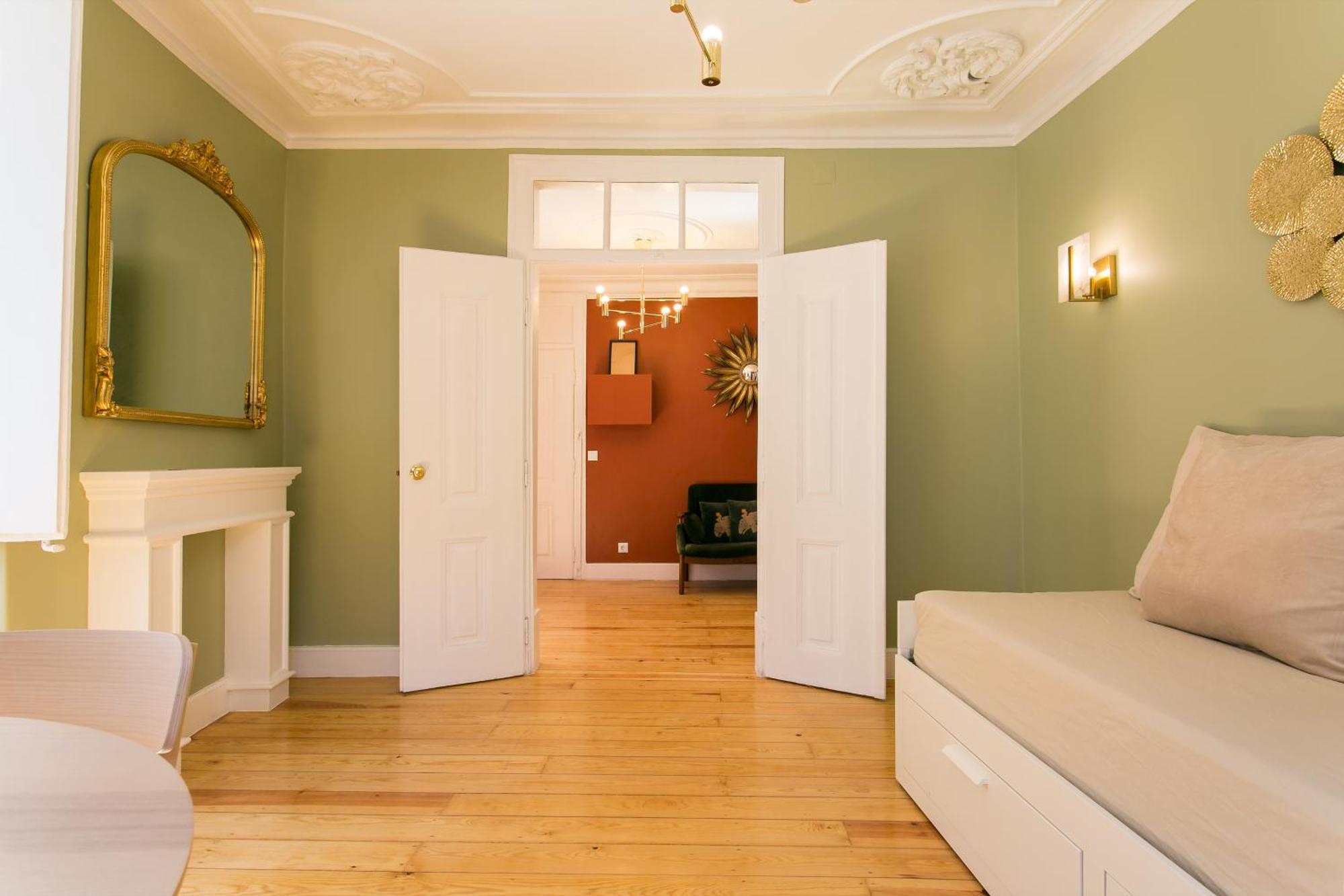 Historical Center, Large 2 Bedroom Apartment, Bright & Stylish Apartamento