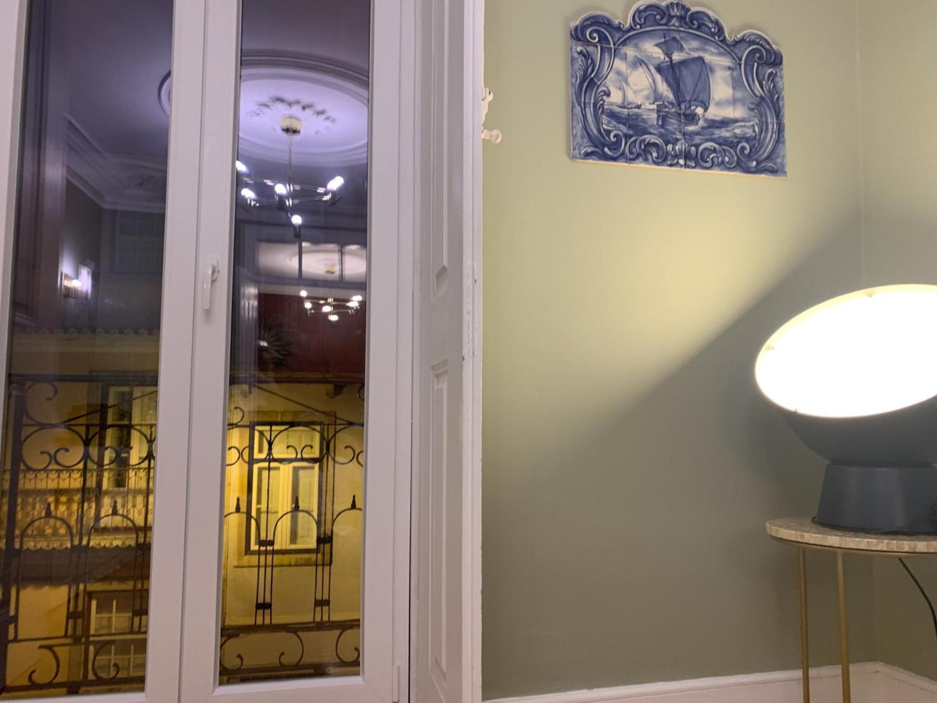 Historical Center, Large 2 Bedroom Apartment, Bright & Stylish