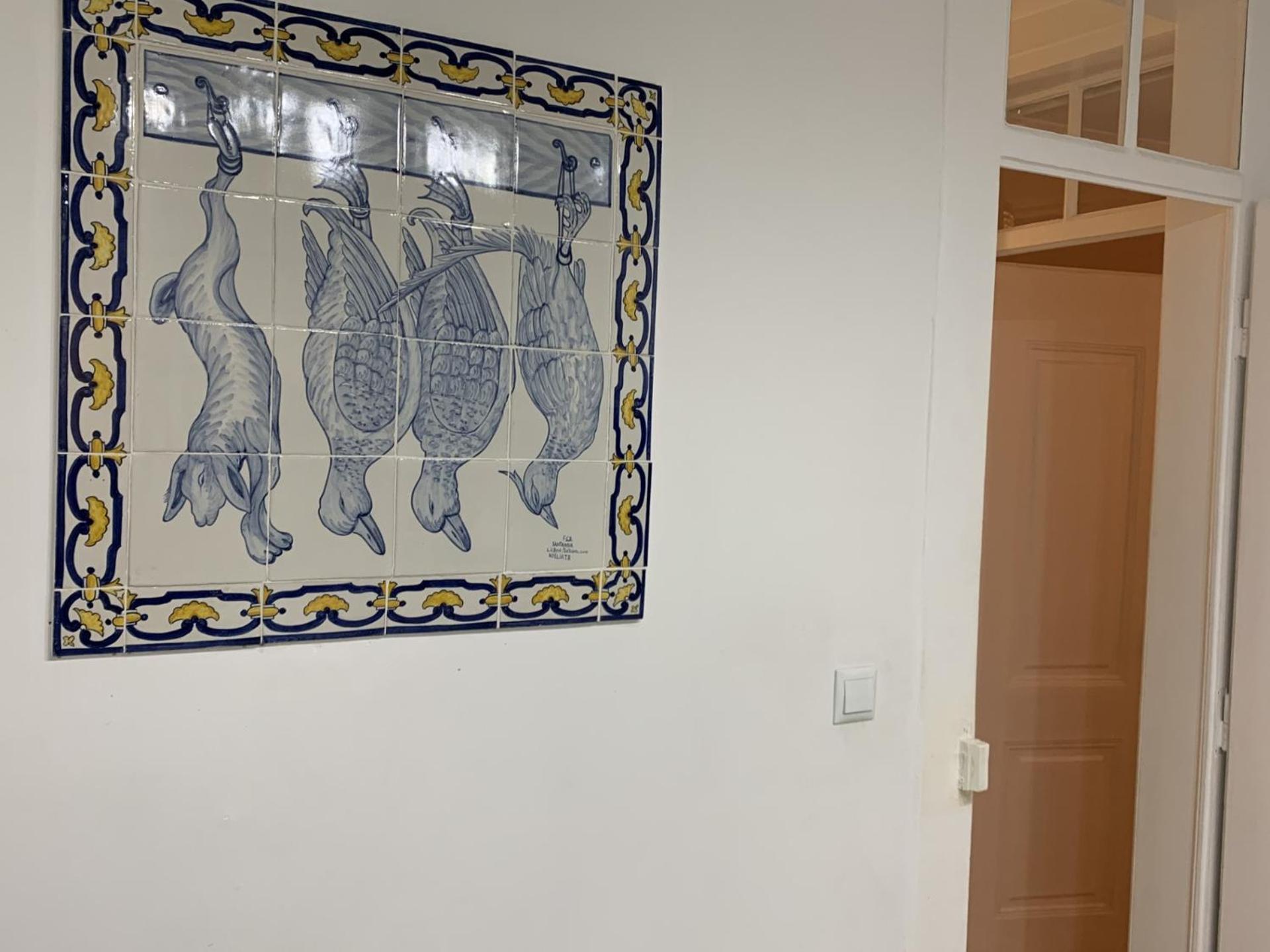Historical Center, Large 2 Bedroom Apartment, Bright & Stylish Lisboa